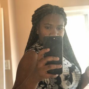 Meet your Posher, Vanessa